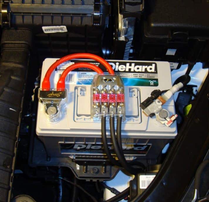 picture of a battery and power cables in an audio system