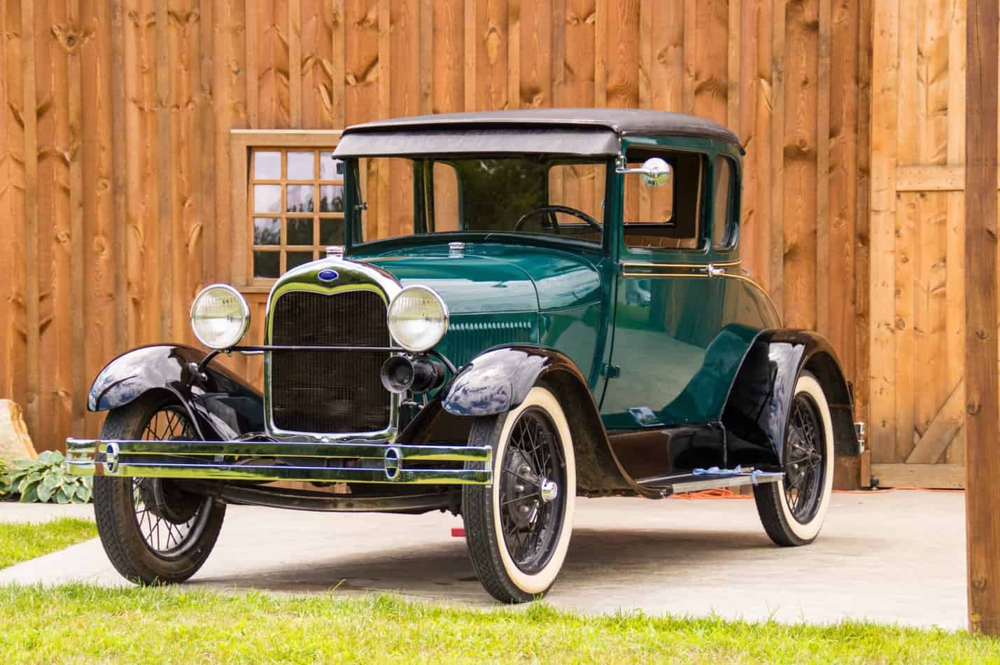 What's the Difference Between Classic Antique and Vintage Cars